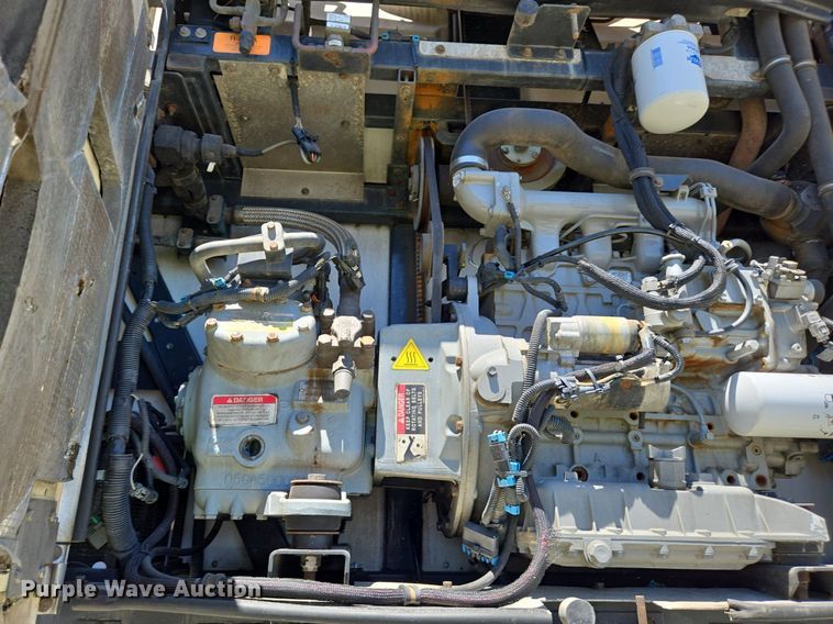 image for item DX1460 2007 Utility Trailer refrigerated van trailer