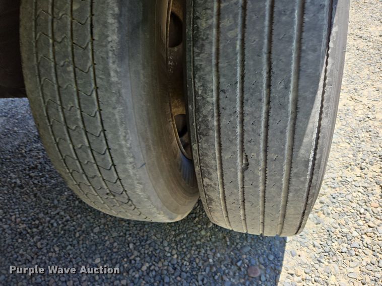 image for item DX1460 2007 Utility Trailer refrigerated van trailer