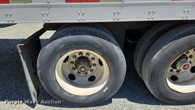 image for item DX1460 2007 Utility Trailer refrigerated van trailer