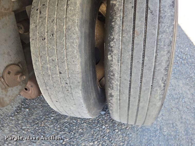 image for item DX1460 2007 Utility Trailer refrigerated van trailer