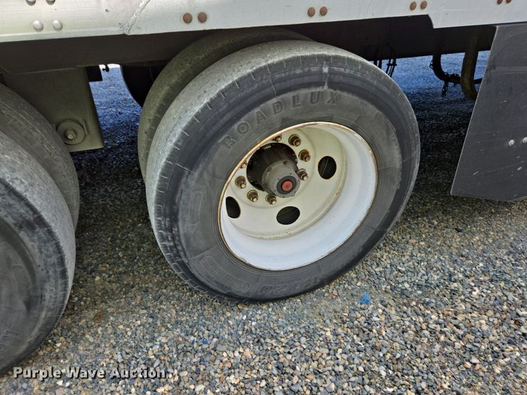 image for item DX1461 2007 Utility Trailer refrigerated van trailer