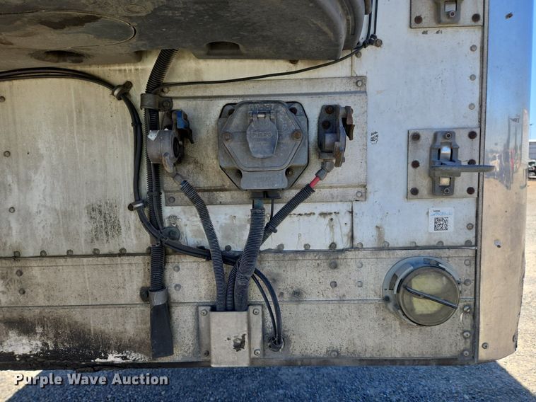 image for item DX1463 2007 Utility Trailer refrigerated van trailer