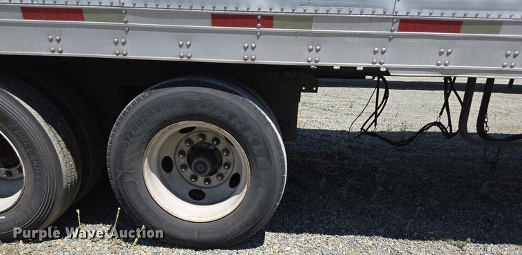 image for item DX1465 2007 Utility Trailer refrigerated van trailer