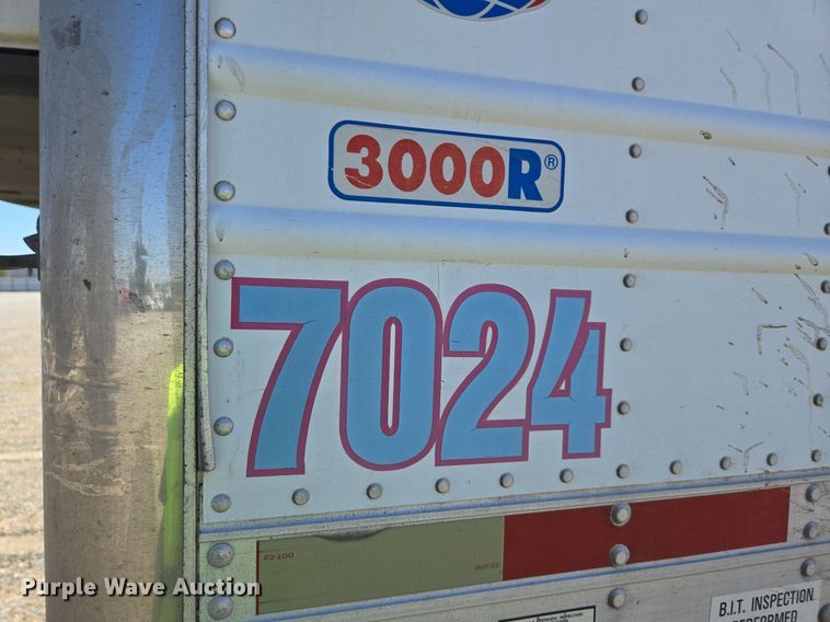 image for item DX1466 2007 Utility Trailer refrigerated van trailer