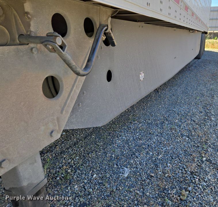 image for item DX1466 2007 Utility Trailer refrigerated van trailer