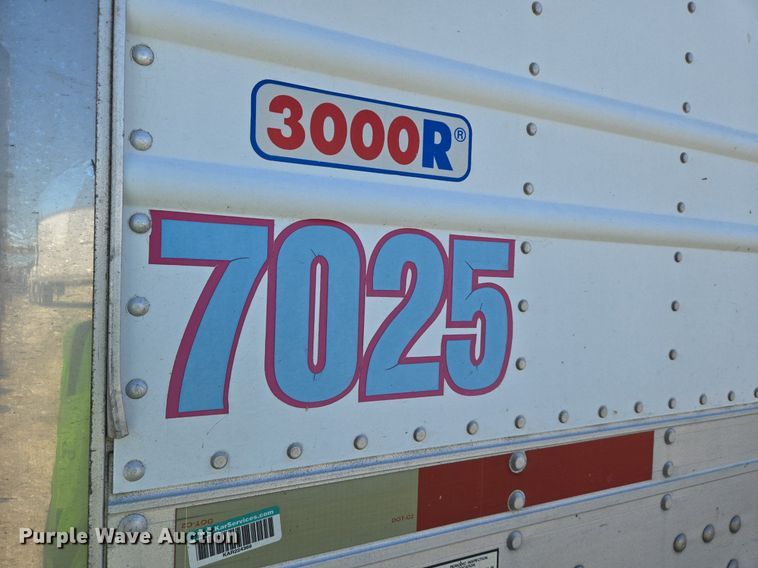 image for item DX1467 2007 Utility Trailer refrigerated van trailer 