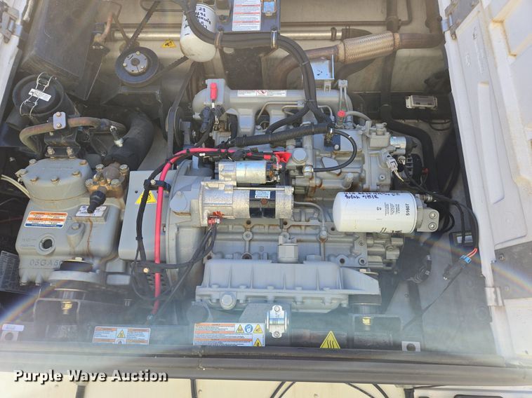 image for item DX1469 2007 Utility Trailer refrigerated van trailer