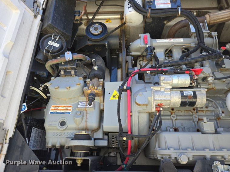 image for item DX1469 2007 Utility Trailer refrigerated van trailer