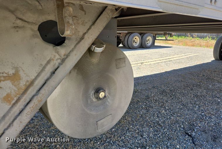 image for item DX1470 2007 Utility Trailer refrigerated van trailer