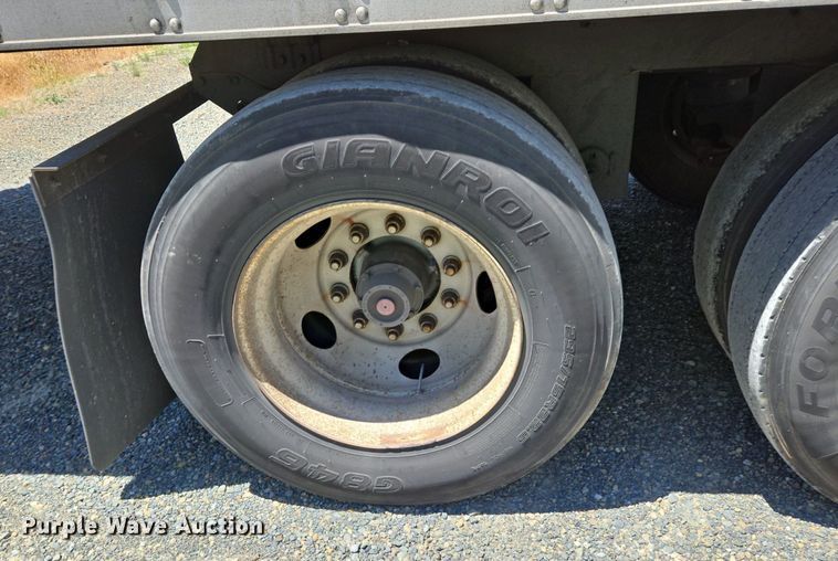 image for item DX1470 2007 Utility Trailer refrigerated van trailer