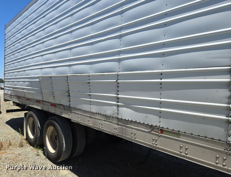 image for item DX1471 2007 Utility Trailer refrigerated van trailer