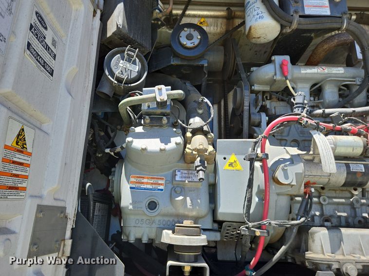 image for item DX1471 2007 Utility Trailer refrigerated van trailer