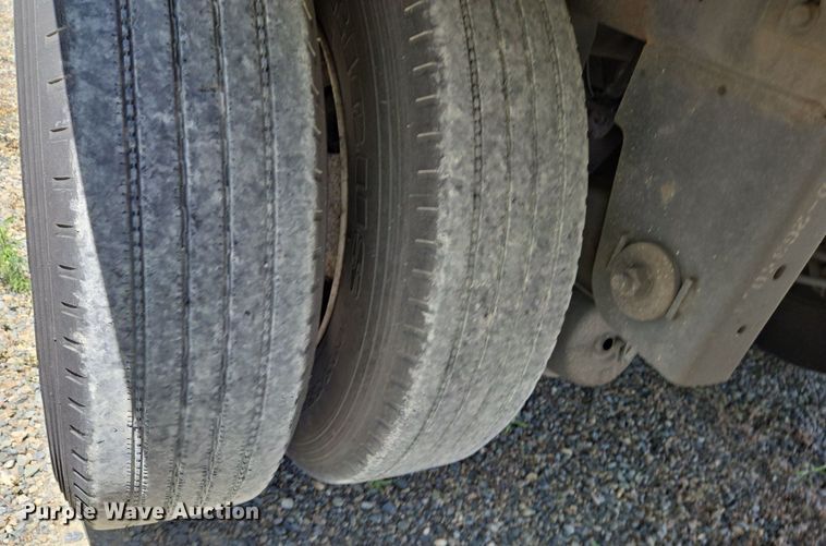 image for item DX1471 2007 Utility Trailer refrigerated van trailer