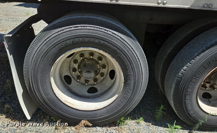 image for item DX1471 2007 Utility Trailer refrigerated van trailer