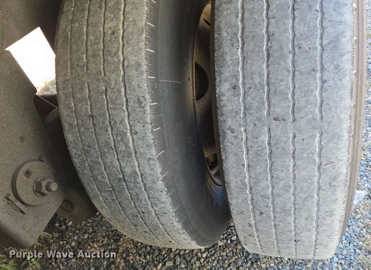 image for item DX1471 2007 Utility Trailer refrigerated van trailer