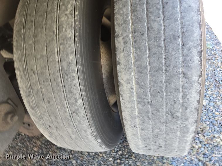 image for item DX1471 2007 Utility Trailer refrigerated van trailer