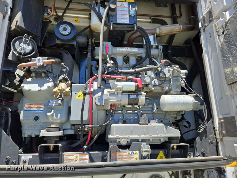 image for item DX1472 2007 Utility Trailer refrigerated van trailer