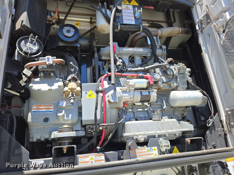 image for item DX1472 2007 Utility Trailer refrigerated van trailer