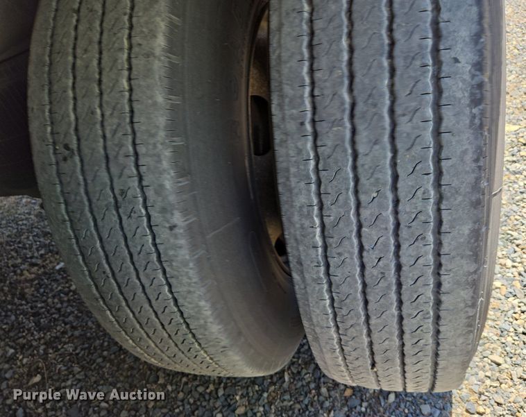 image for item DX1472 2007 Utility Trailer refrigerated van trailer