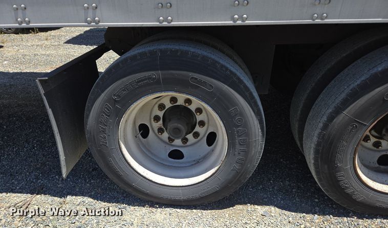 image for item DX1472 2007 Utility Trailer refrigerated van trailer