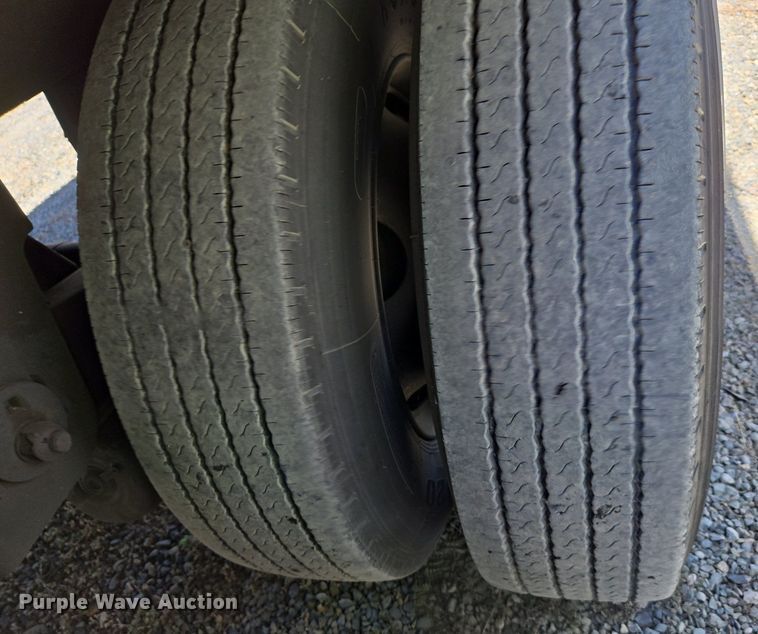 image for item DX1472 2007 Utility Trailer refrigerated van trailer