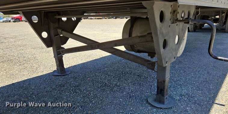 image for item DX1473 2007 Utility Trailer refrigerated van trailer