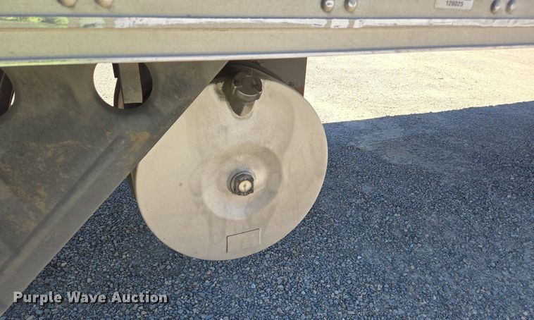 image for item DX1473 2007 Utility Trailer refrigerated van trailer