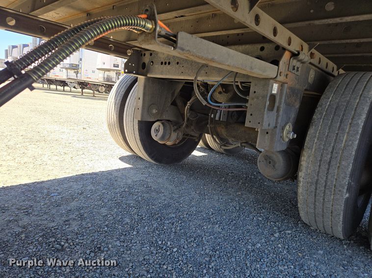 image for item DX1477 2007 Utility Trailer refrigerated van trailer