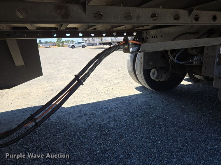 image for item DX1477 2007 Utility Trailer refrigerated van trailer