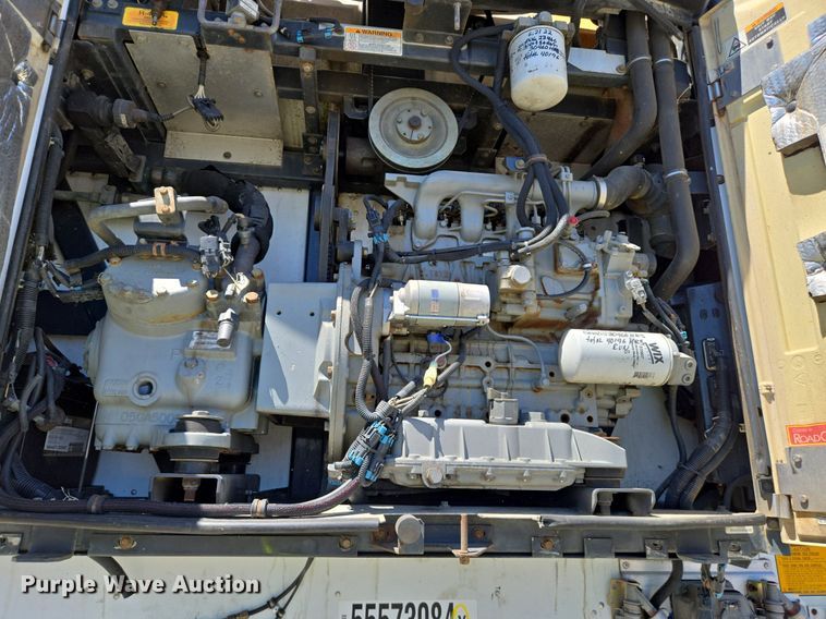 image for item DX1477 2007 Utility Trailer refrigerated van trailer