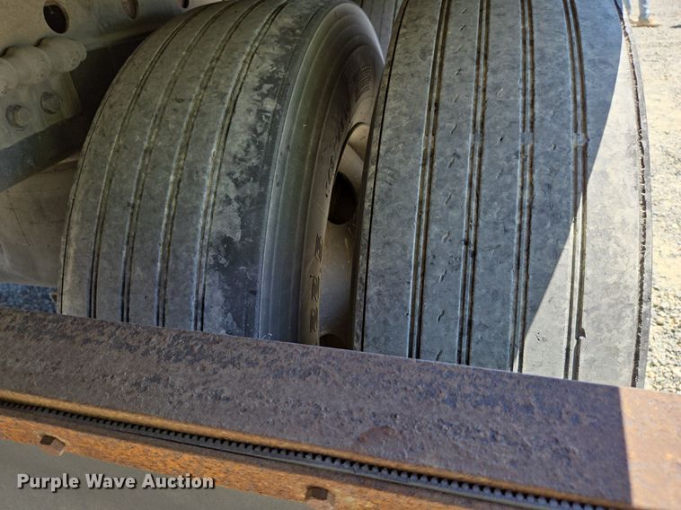 image for item DX1477 2007 Utility Trailer refrigerated van trailer