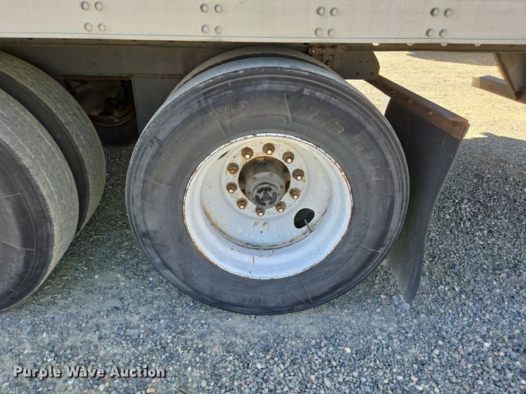 image for item DX1477 2007 Utility Trailer refrigerated van trailer