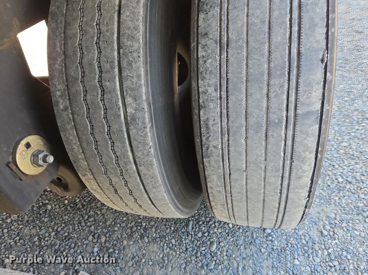 image for item DX1477 2007 Utility Trailer refrigerated van trailer