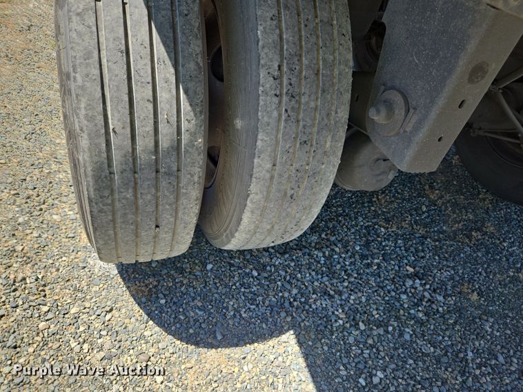 image for item DX1480 2008 Great Dane refrigerated van trailer