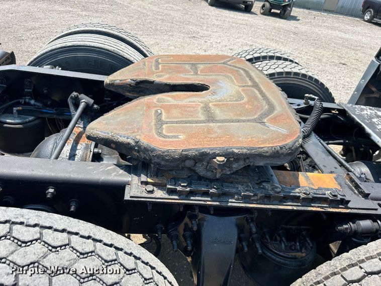 image for item EG0823 2016 Freightliner  Cascadia semi truck