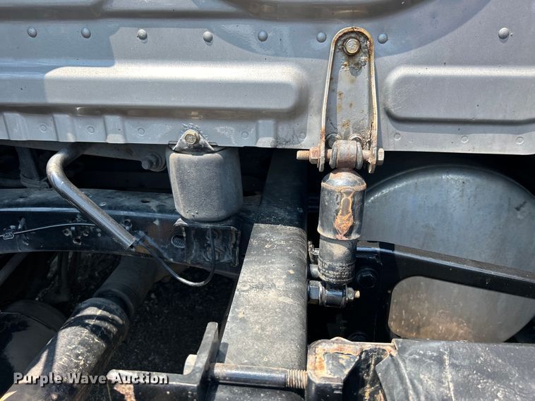 image for item EG0823 2016 Freightliner  Cascadia semi truck