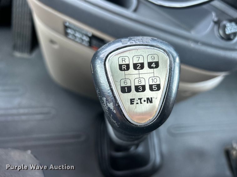 image for item EG0823 2016 Freightliner  Cascadia semi truck