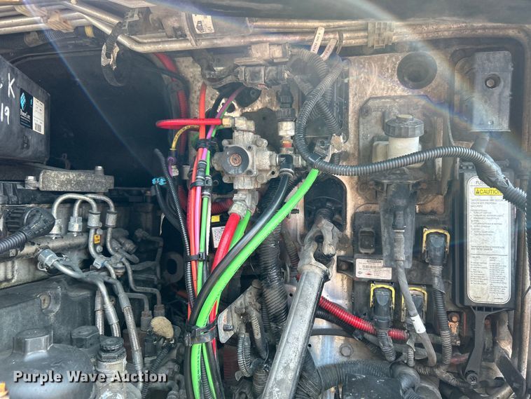 image for item EG0823 2016 Freightliner  Cascadia semi truck