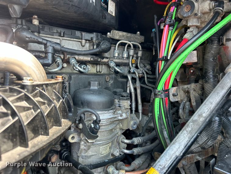 image for item EG0823 2016 Freightliner  Cascadia semi truck