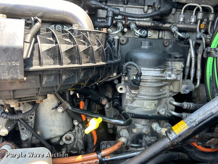 image for item EG0823 2016 Freightliner  Cascadia semi truck