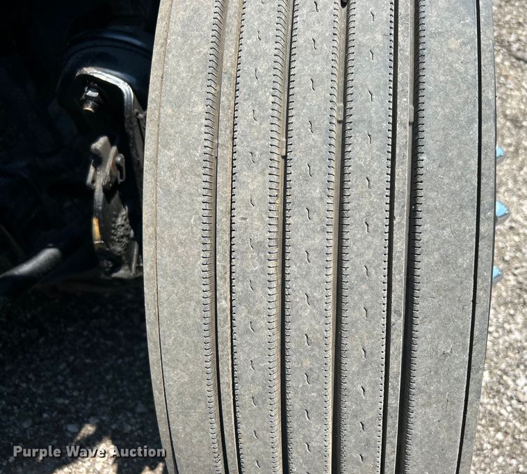 image for item EG0823 2016 Freightliner  Cascadia semi truck