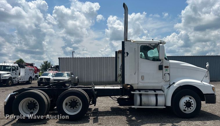 image for item EG0868 2006 International 9400i semi truck