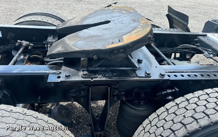 image for item EG0868 2006 International 9400i semi truck