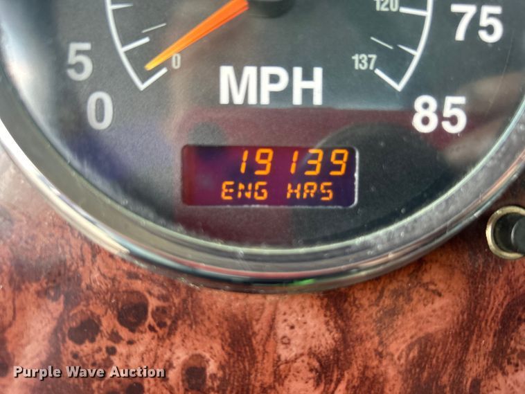 image for item EG0868 2006 International 9400i semi truck