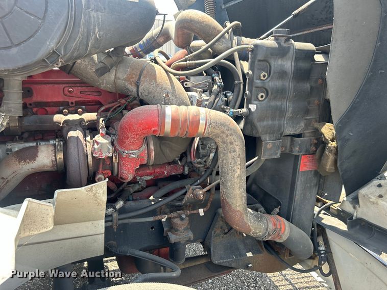 image for item EG0868 2006 International 9400i semi truck