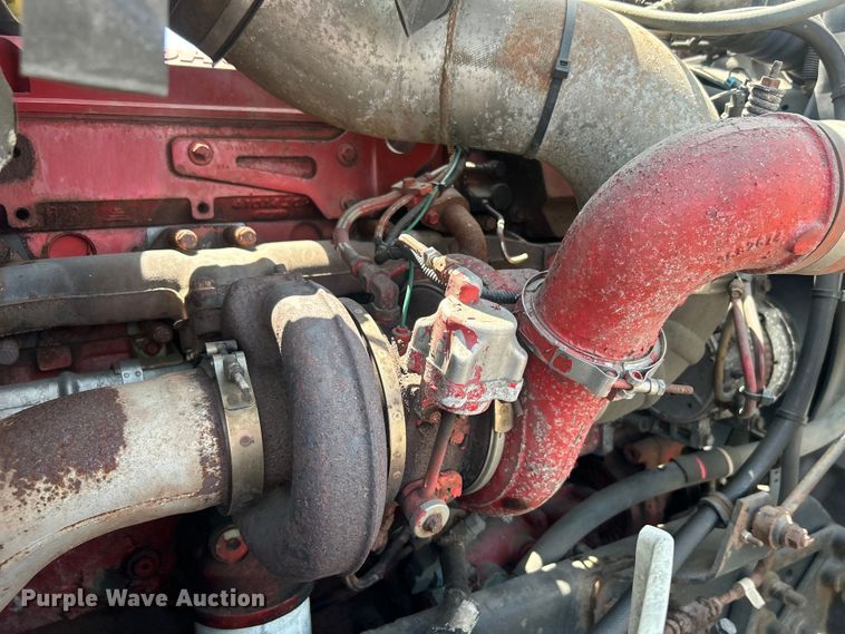 image for item EG0868 2006 International 9400i semi truck