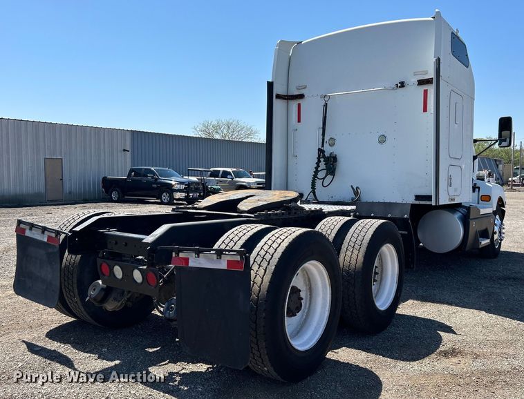 image for item EG1452 2006 Kenworth  T600B semi truck