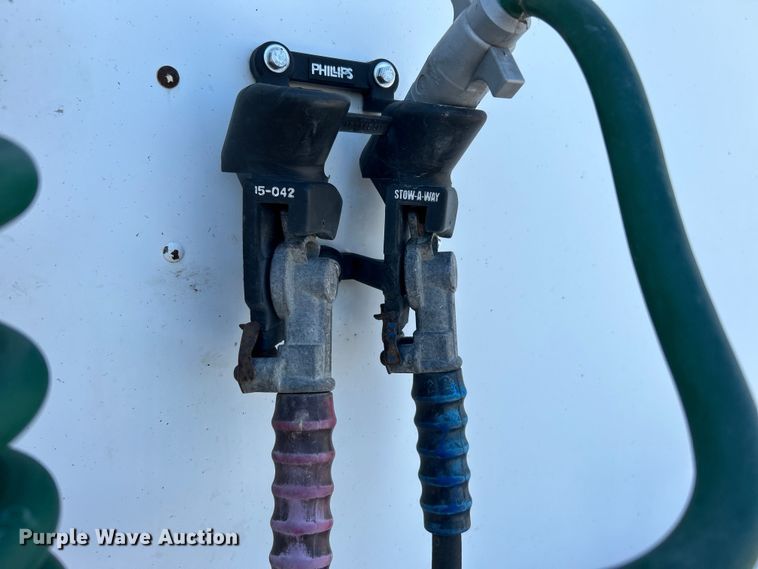 image for item EG1452 2006 Kenworth  T600B semi truck