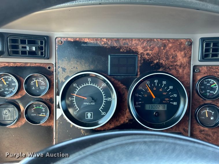 image for item EG1452 2006 Kenworth  T600B semi truck