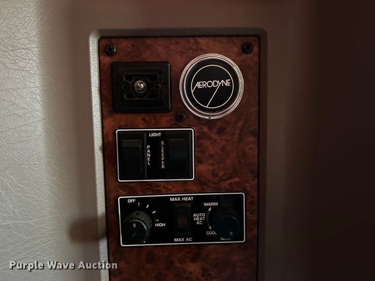 image for item EG1452 2006 Kenworth  T600B semi truck